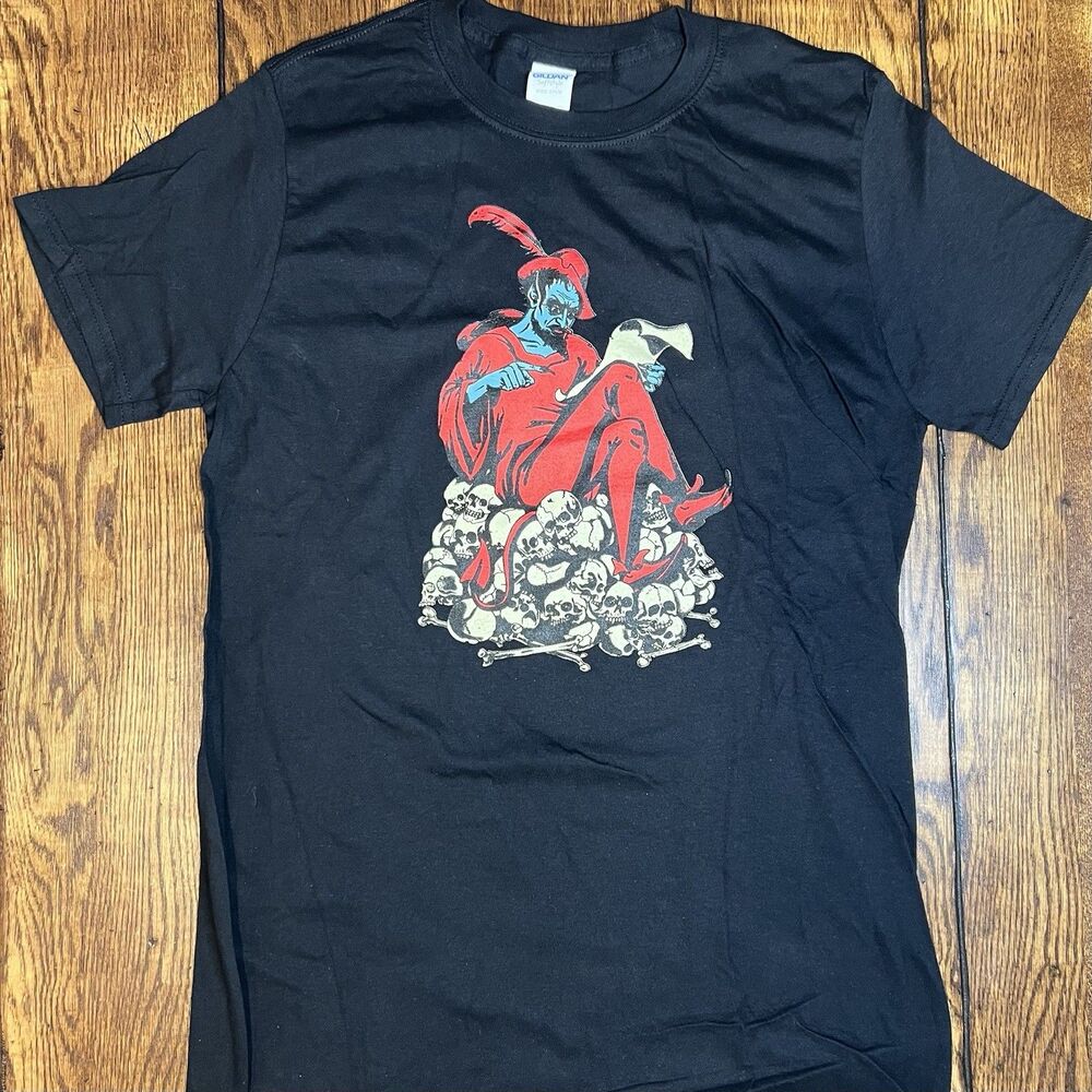 Vintage Y2K Gildan Skull Devil Top Short Sleeve McDonald Size M Black Red Blue